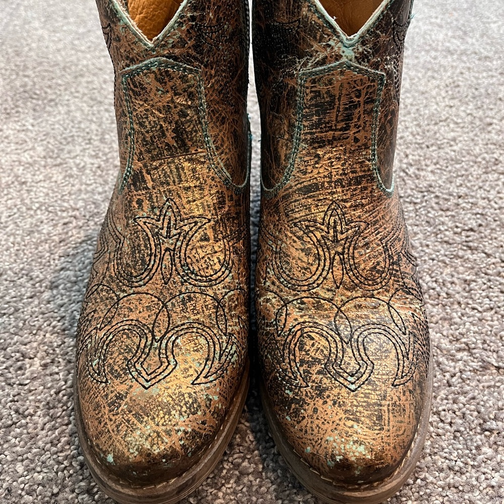 Sterling River Short Boots Size 8